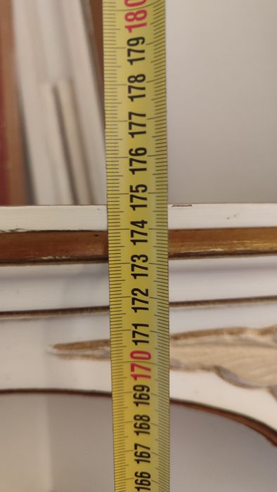 Móvel de canto em madeira