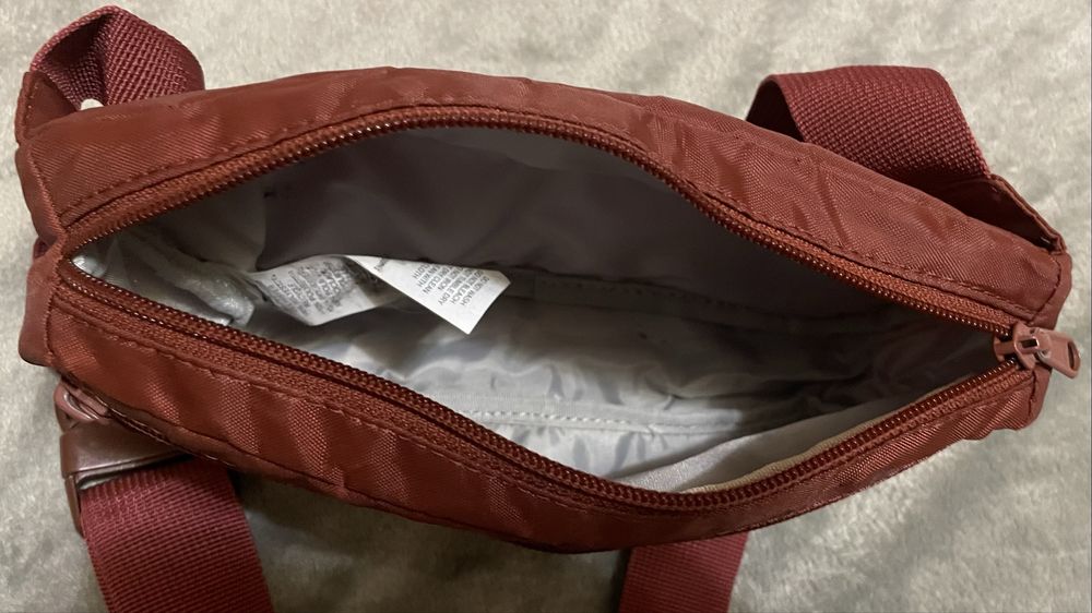 Сумка поясная Levis