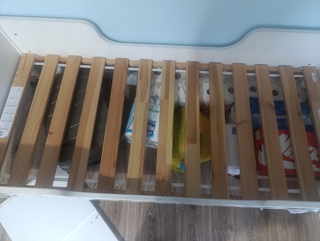 Łóżko dziecięce białe z materacem