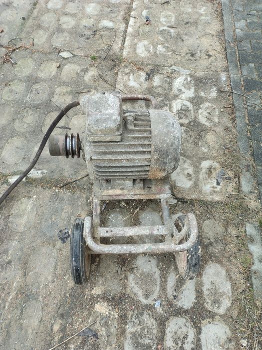 Trajzega i silnik 3 fazowy.