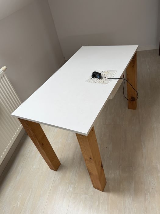 Stół / biurko do paznokci / manicure