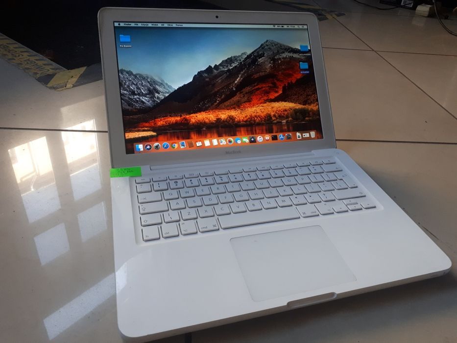 Macbook sierra 10.13 2.4 hub 250gb 13.3 bialy Tylko  380 cykli