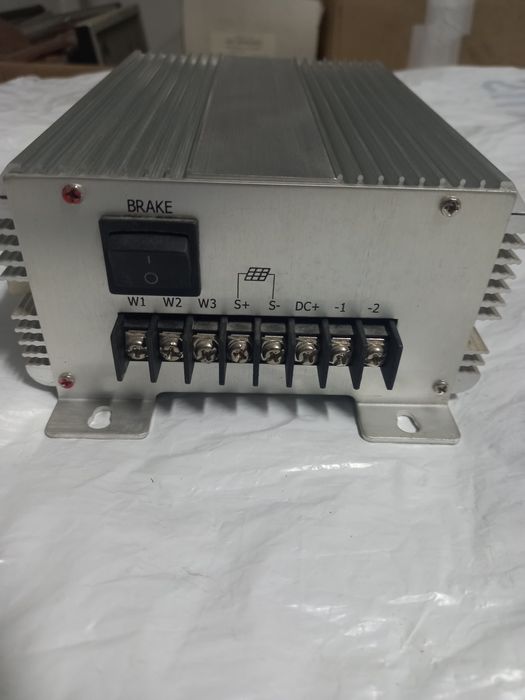 Regulador hybrido 600W/ 12V, pra paineis fotovoltaicos /gerador eolico