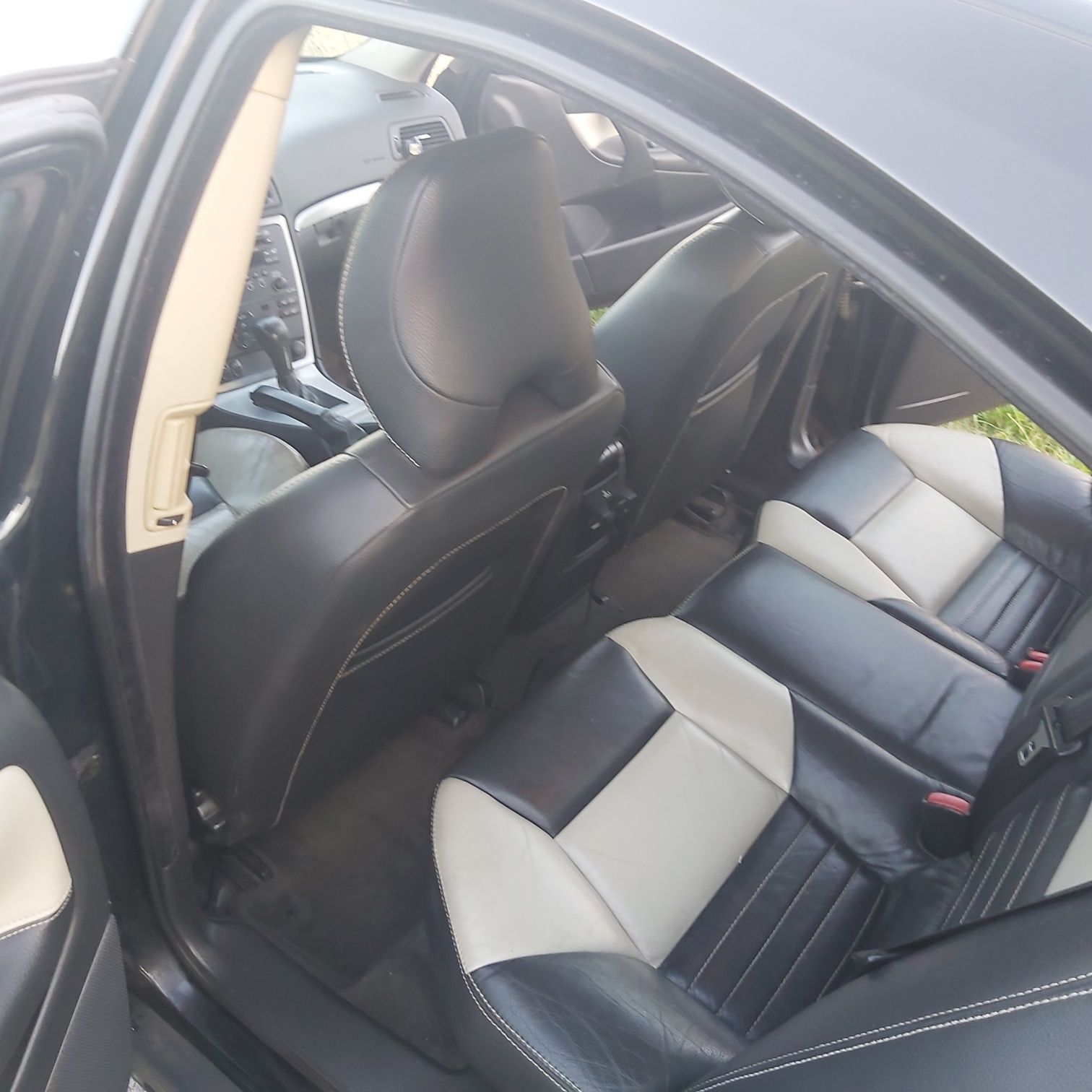 VOLVO S60 2.4D 5 185KM