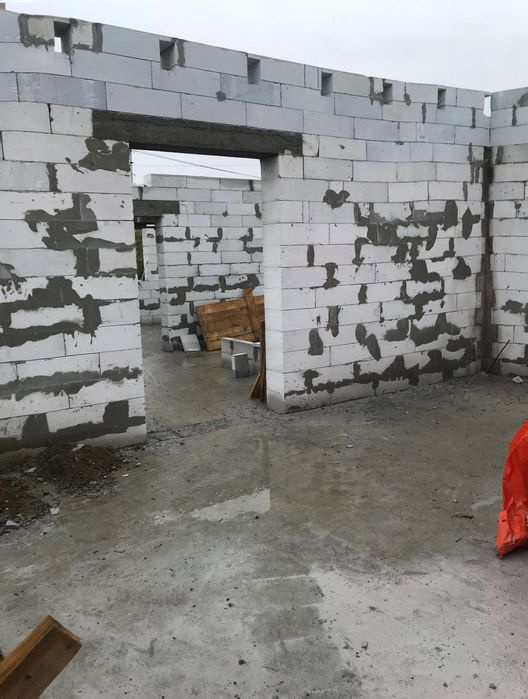 Продам земельну ділянку з недобудовою