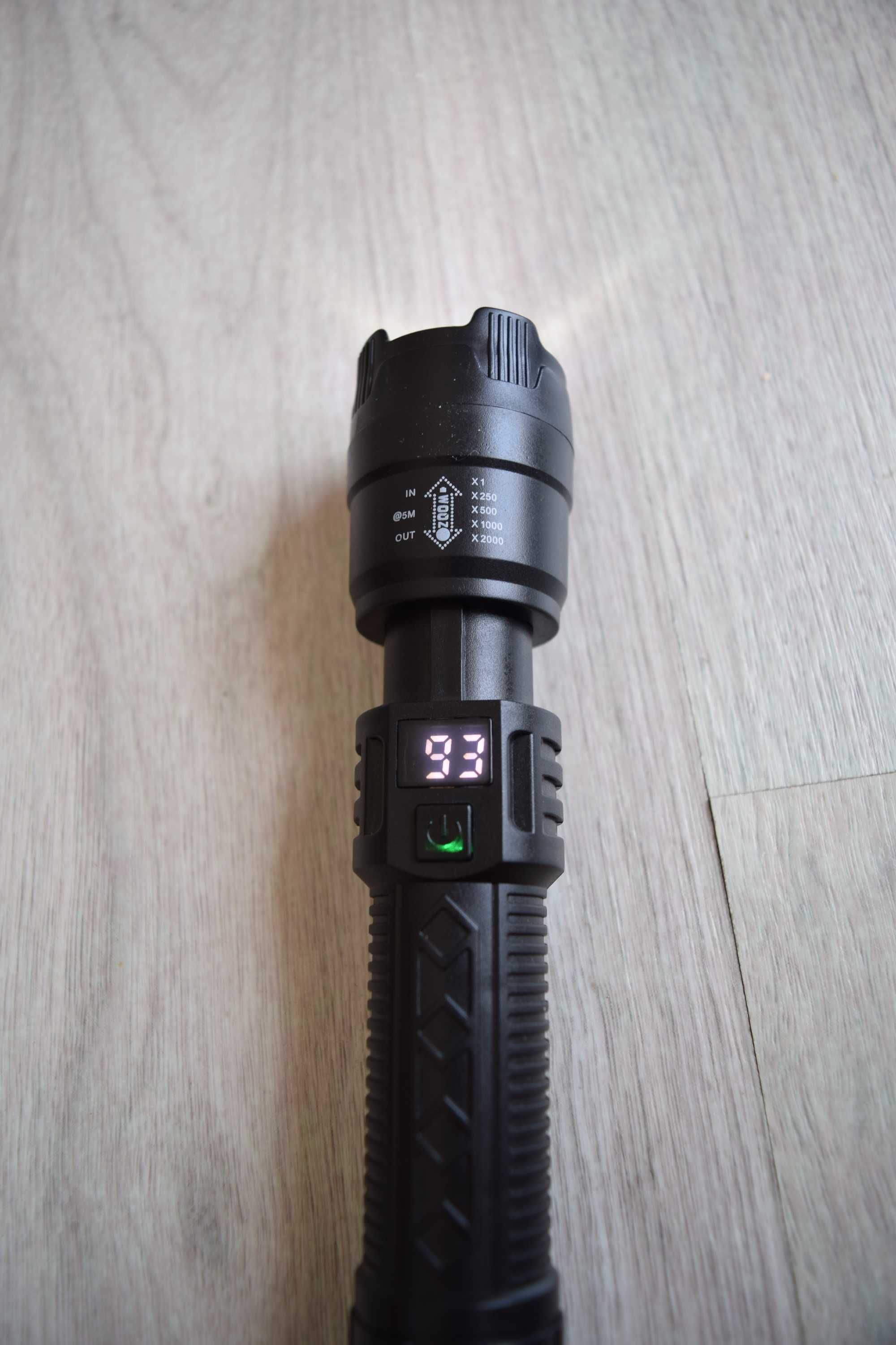 lanterna LED recarregável