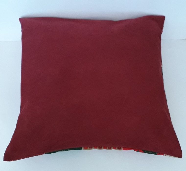 Декоративная наволочка на диванную подушку (чехол на подушку)
