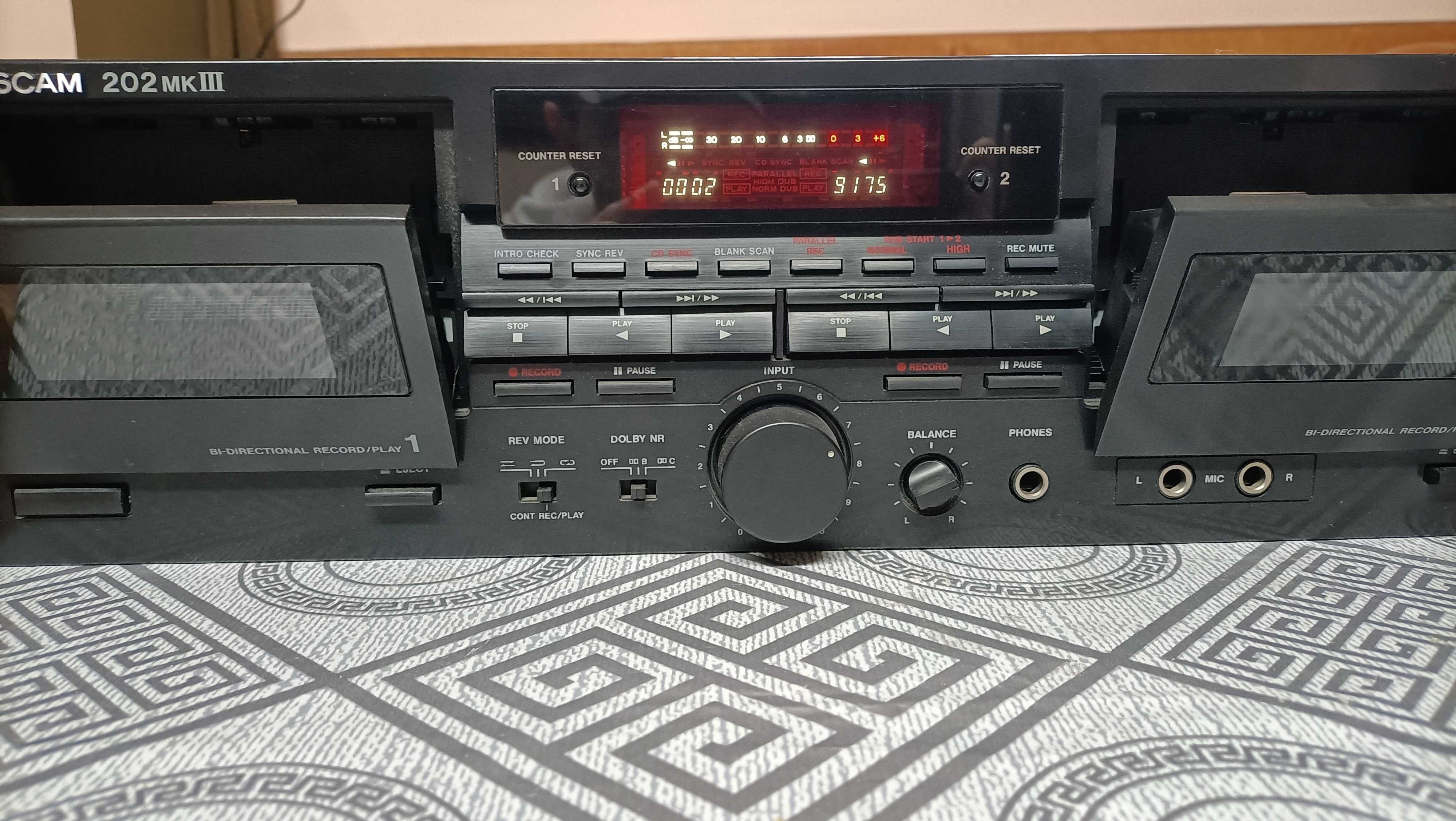 Magnetofon TASCAM