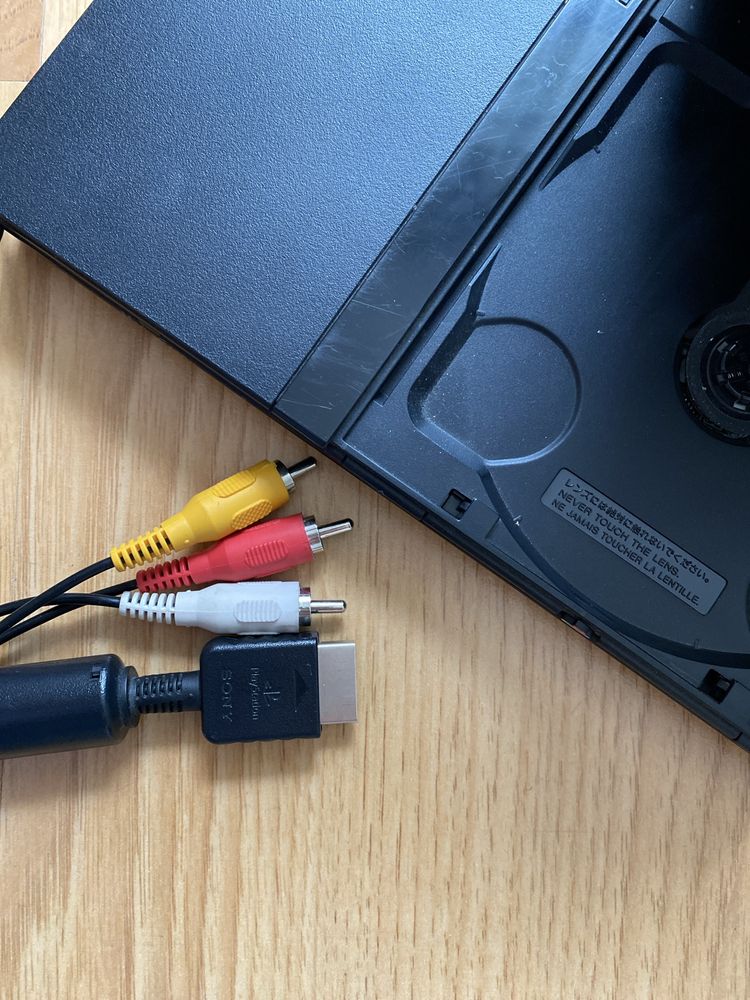 PS2 Slim + kabel av multi out