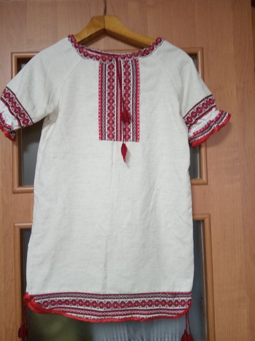 Продам платтячко на дівчинку років7