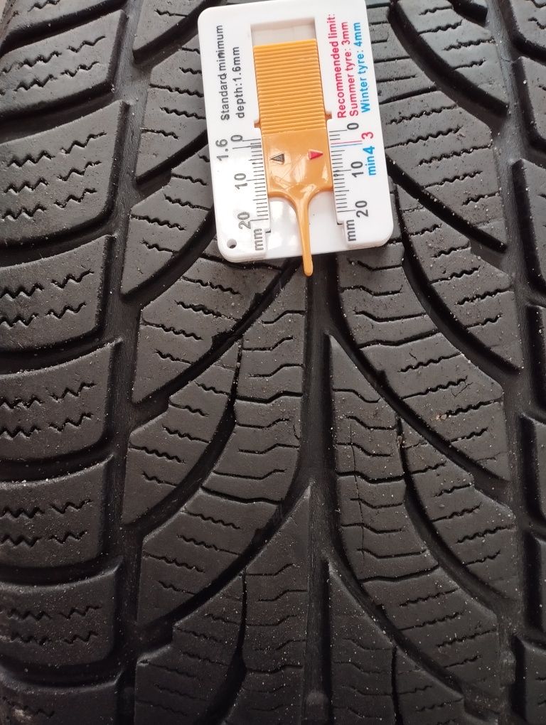 Komplet 4x Opony 215/60 R16 bieżnik 5-5,5mm. Od ręki, bdb. Bus
