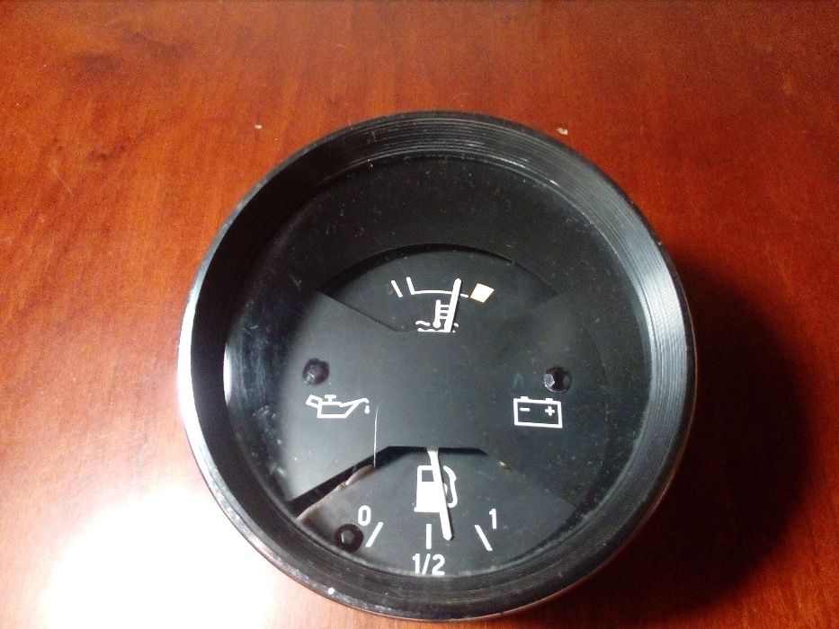 Ранняя комбинация приборов 2104 2105 Венгрия