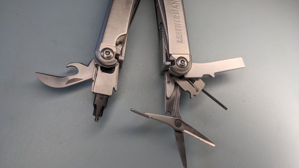 Мультитул Leatherman Wave Plus