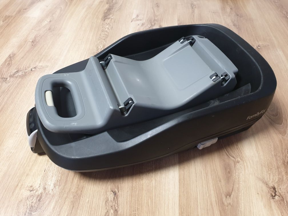 MaxiCosi FamilyFix baza z czujnikami - mocowanie w systemie isofix