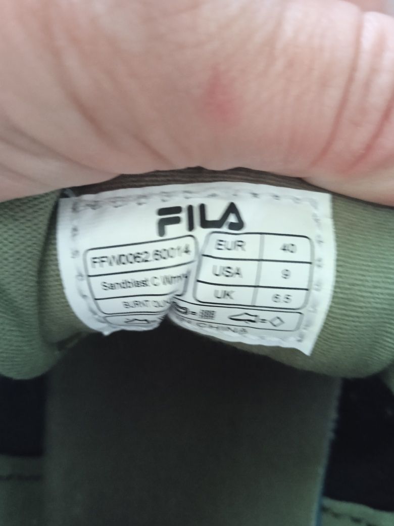 Fila sandblast kolor oliwka 40