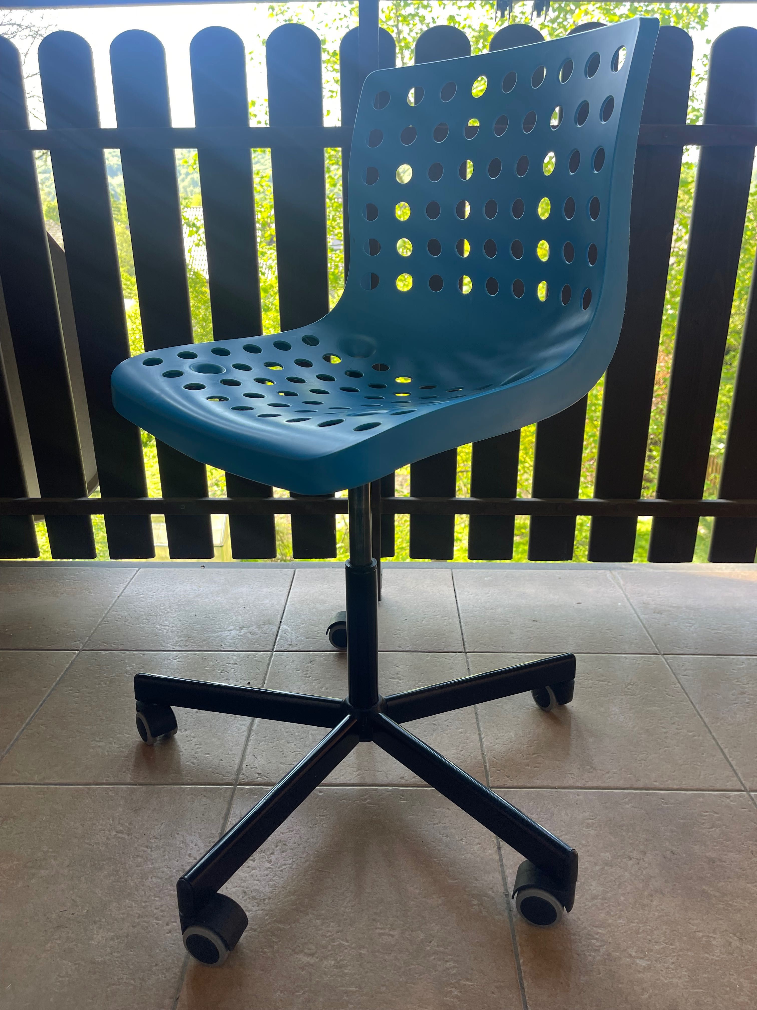krzesło do biurka niebieskie IKEA