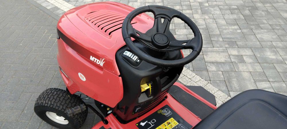 Mało używany traktorek kosiarka MTD blizniak CUB CADET LT1 2020r