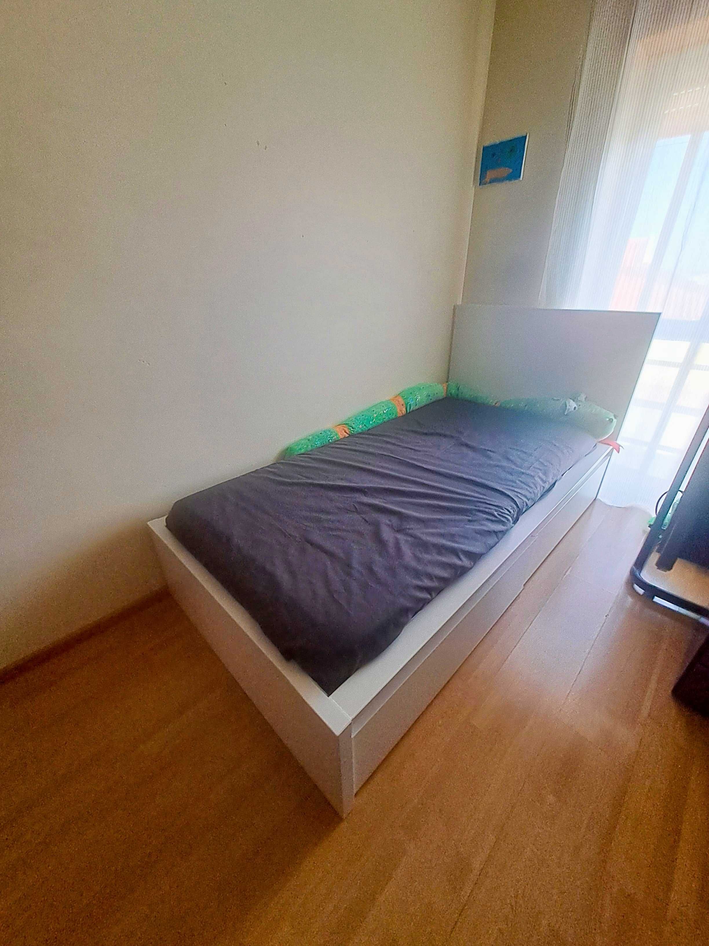Cama solteiro com gavetas e oferta de colchão