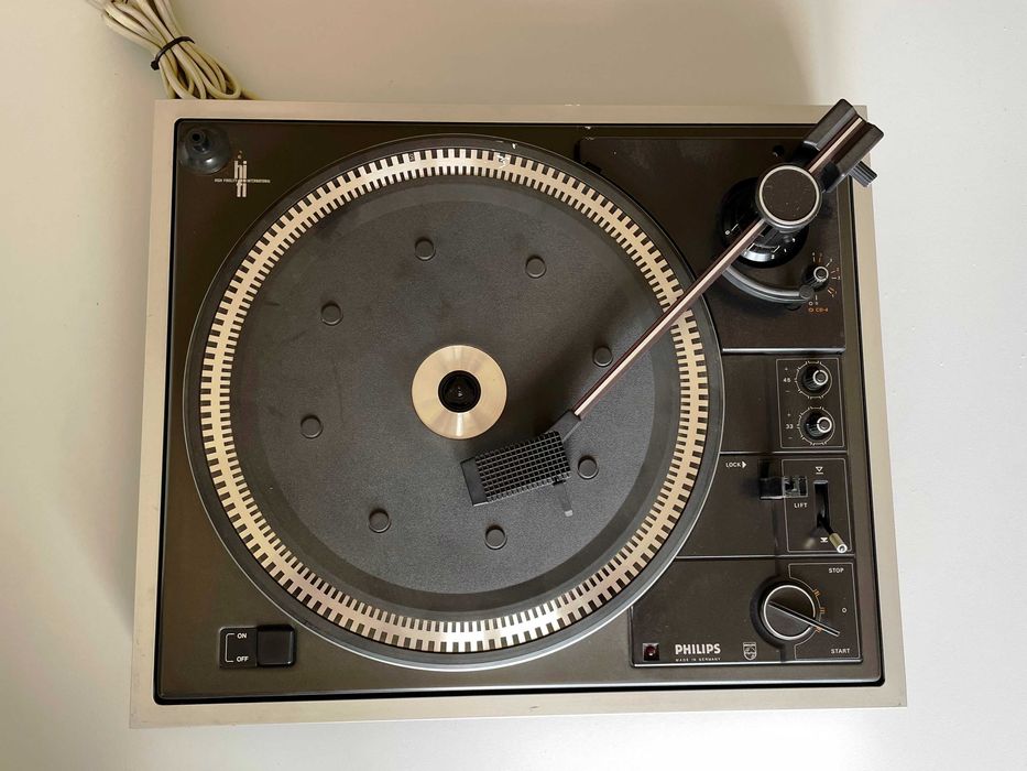 Zestaw uszkodzonych gramofonów Philips, CEC, Pioneer, Dual, Telefunken