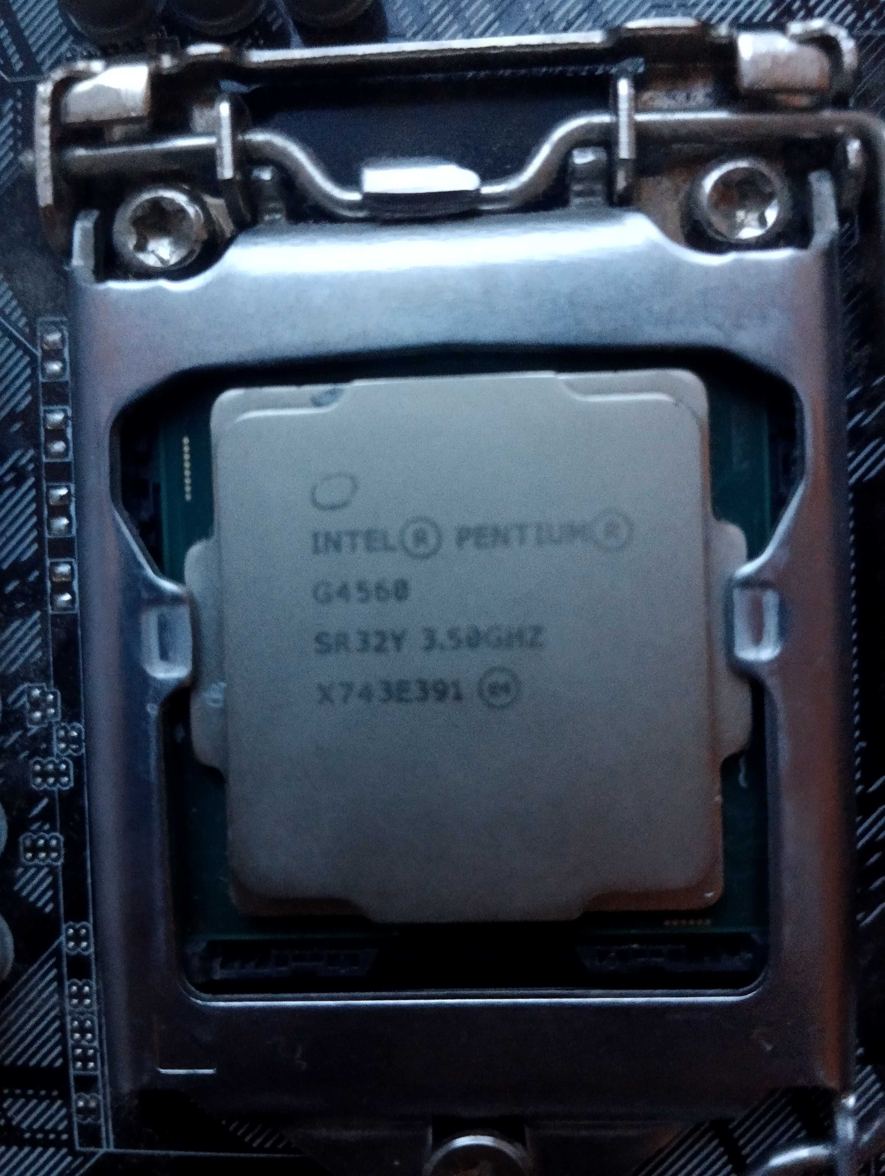 H110M-K/Intel® Pentium g4560 3.5ghz/ddr4 4gb