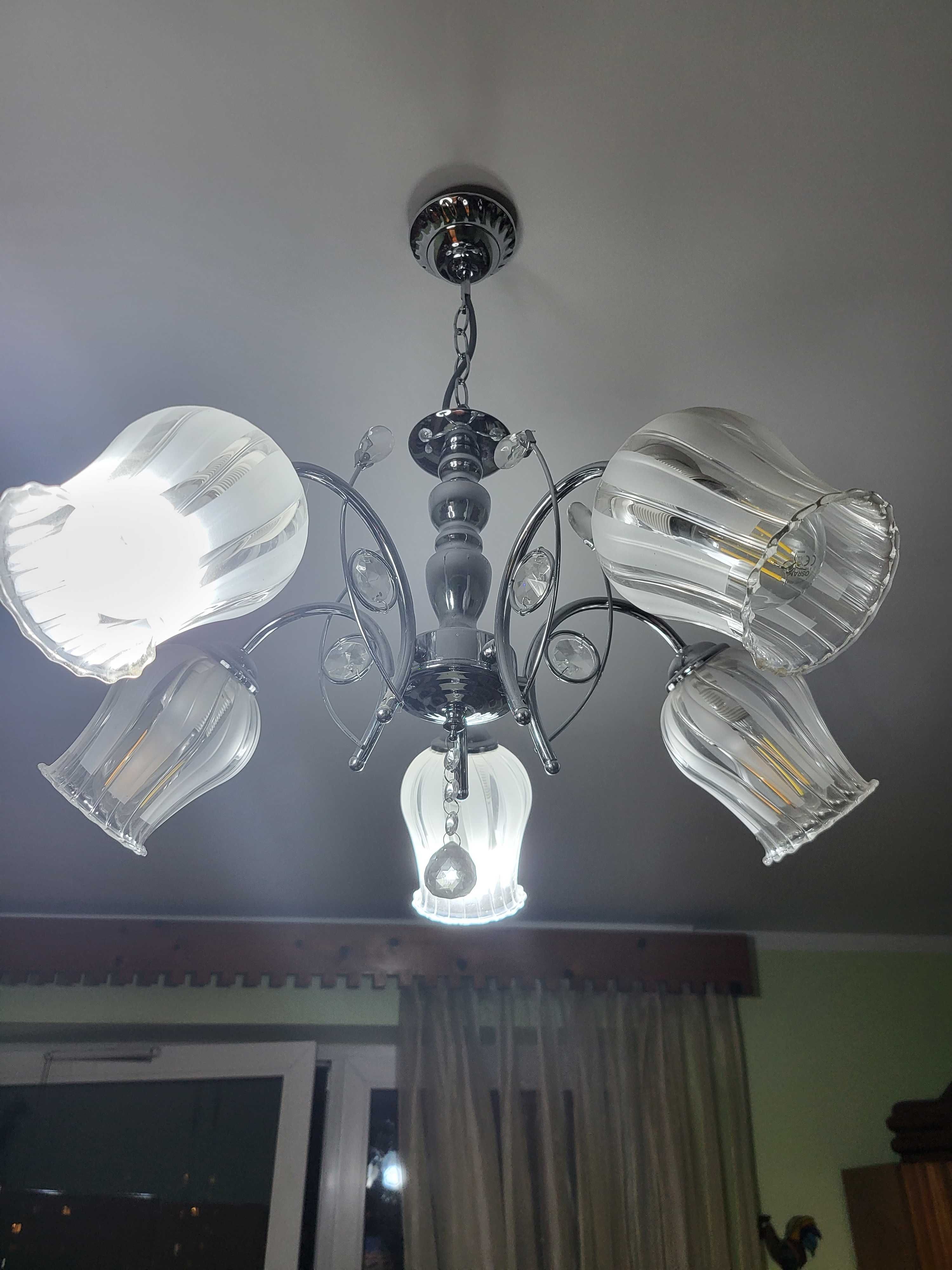 lampa wisząca z 5cioma żarowkami