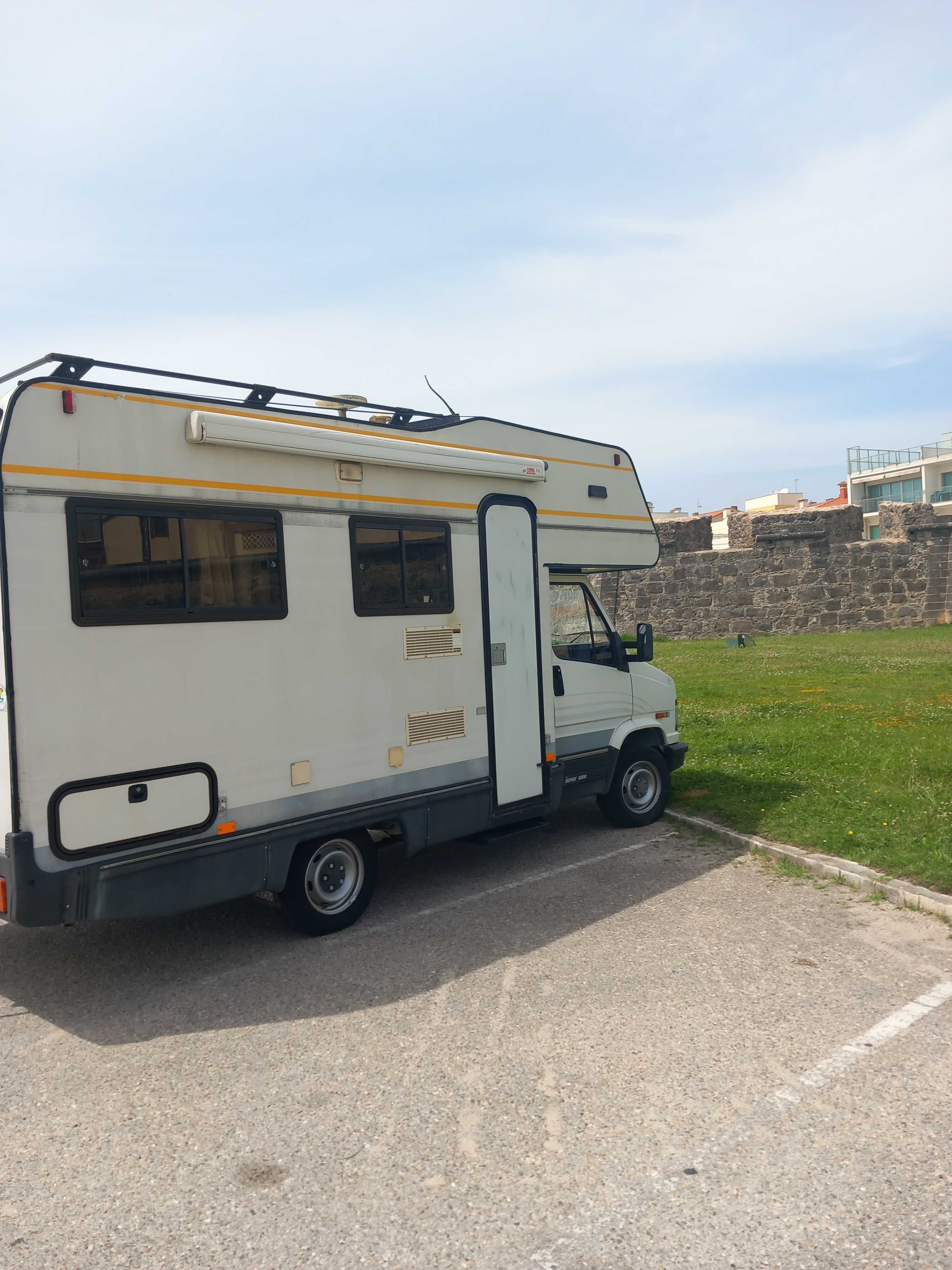 Auto-caravana com muito poucos kilometros - excelente motor 1900 TD