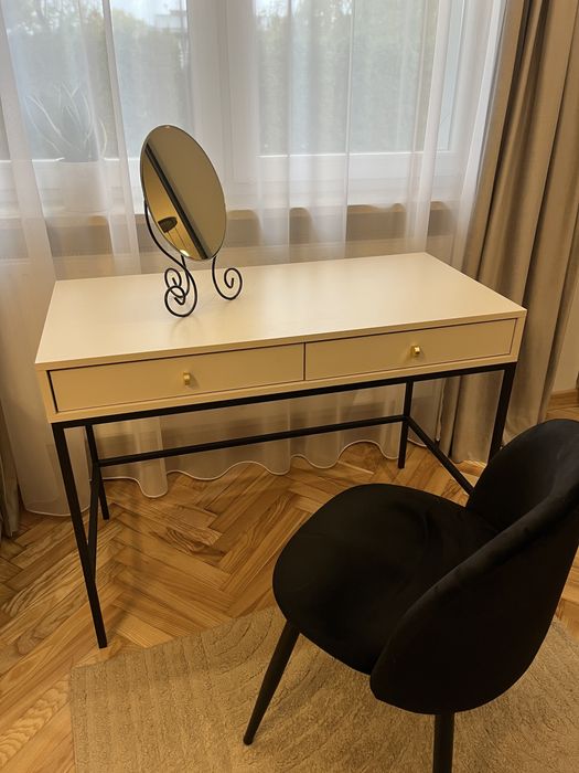 Toaletka do makijażu