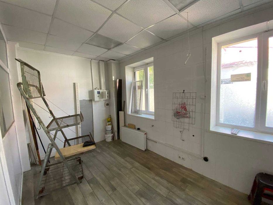 Центр Декабристів торгове приміщення 70 кв.м. прохідняк ремонт