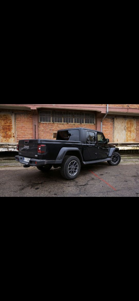 Jeep Gladiator Wrangler pickup