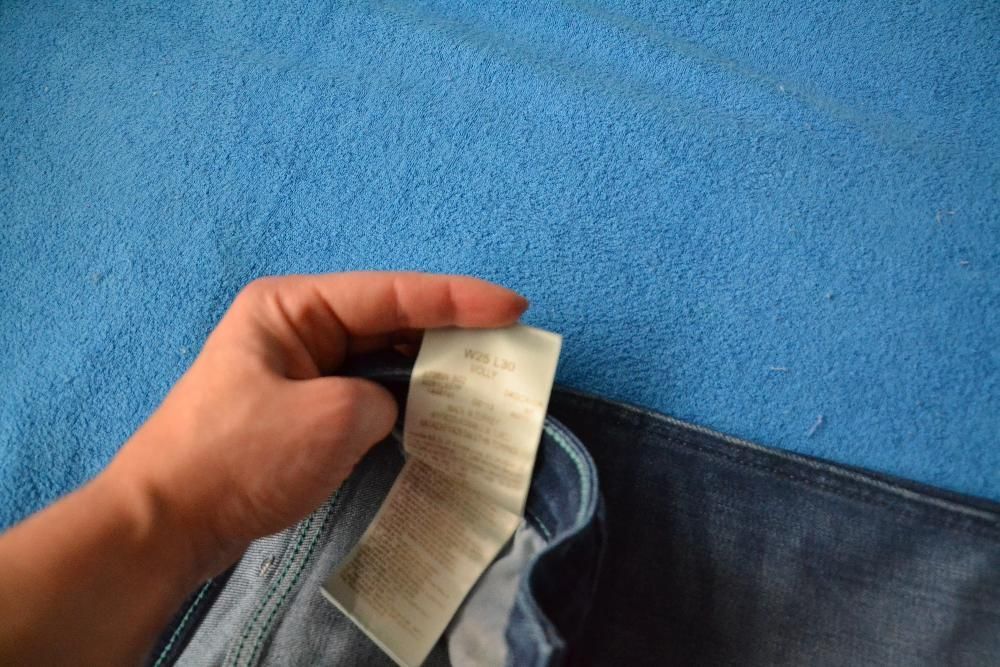 Damskie jeansy Wrangler W25 L30 Molly