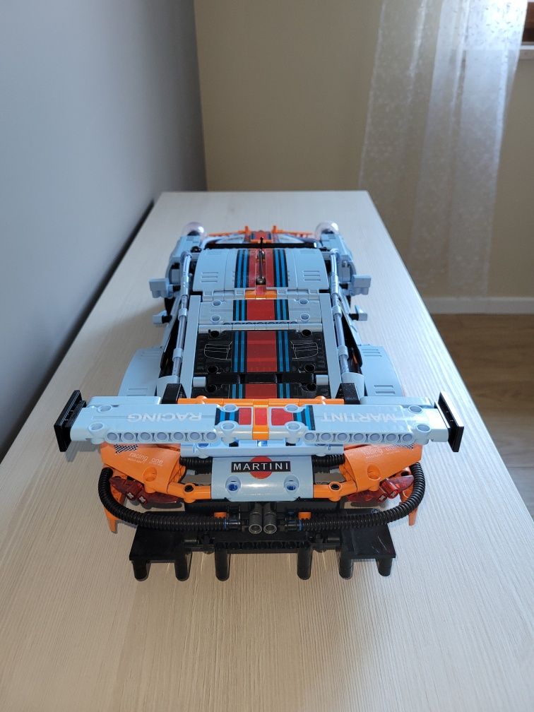 LEGO Porsche 911 RSR Martini Racing, Adidas, Michelin 1580 elementów
