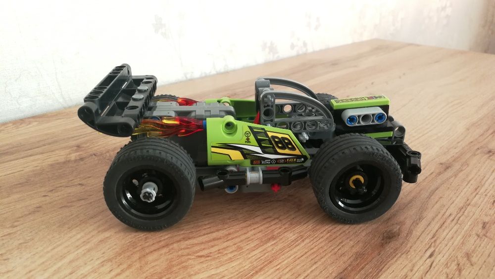 Wyścigówka LEGO TECHNIC nr 42072