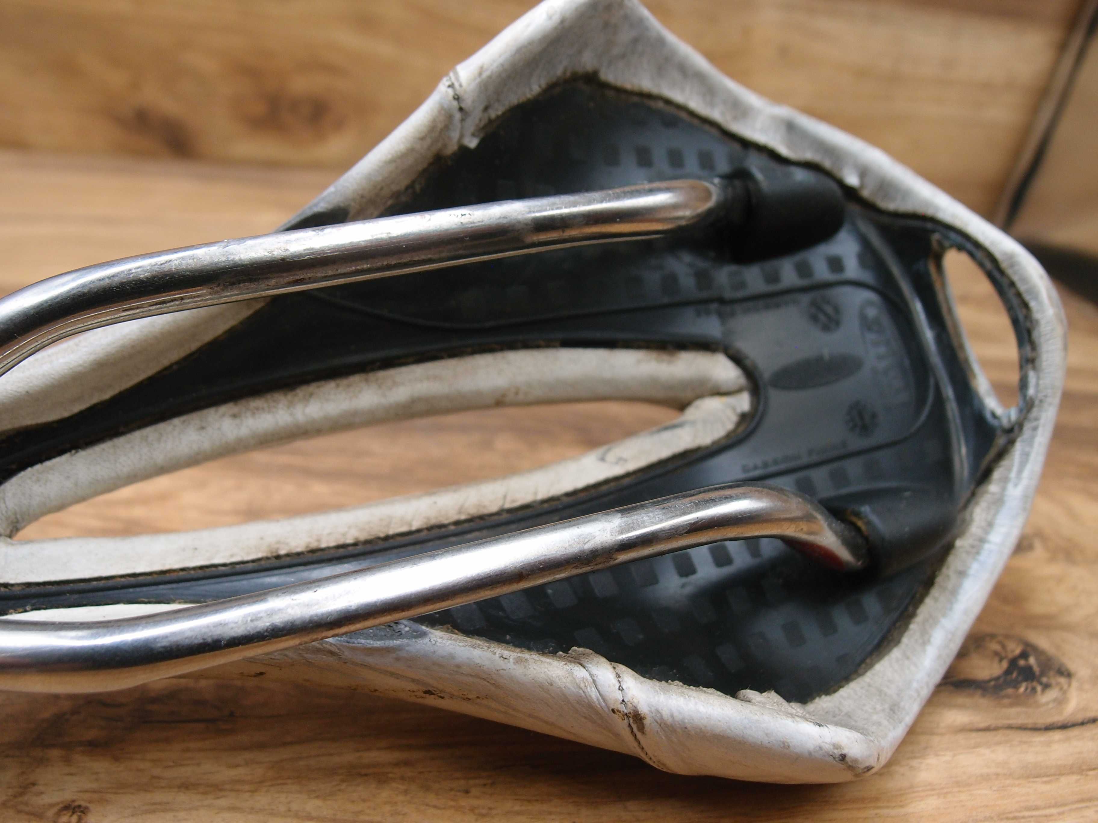 siodełko rowerowe z kanałem Selle Italia Flite szosowe vintage