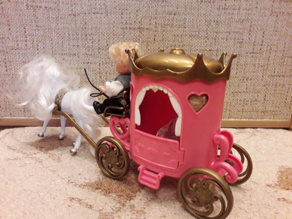 Карета с лошадкой лошадью для принцессы и принца. Игрушка детская.