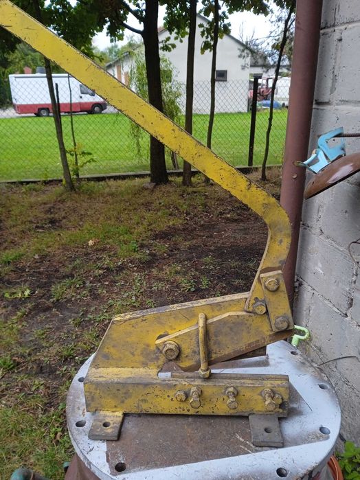 Nożyce gilotynowe do blachy ręczne