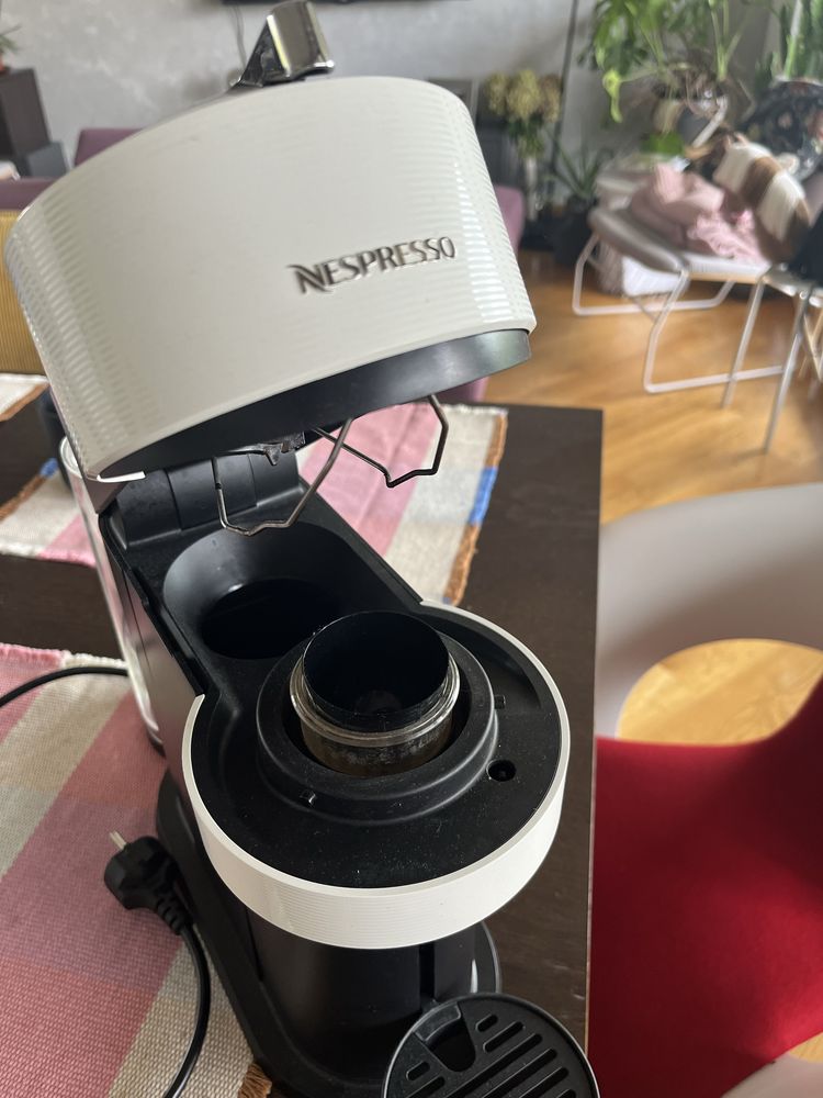 Ekspres do kawy DeLonghi Nespresso Vertuo Next ENV120.W