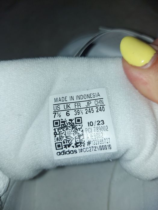 Nowe, ze skóry adidasy r. 39,5