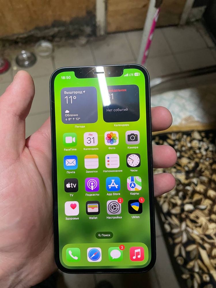 продам айфон 12  64gb