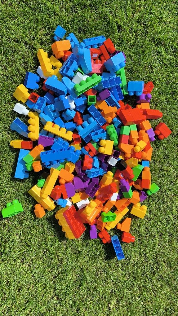 Klocki Mega Bloks Fisher Price 240 elementów (150+80+10)