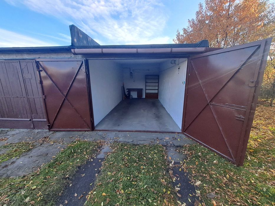 Murowany garaż ul. Starowiejska w Radomsku