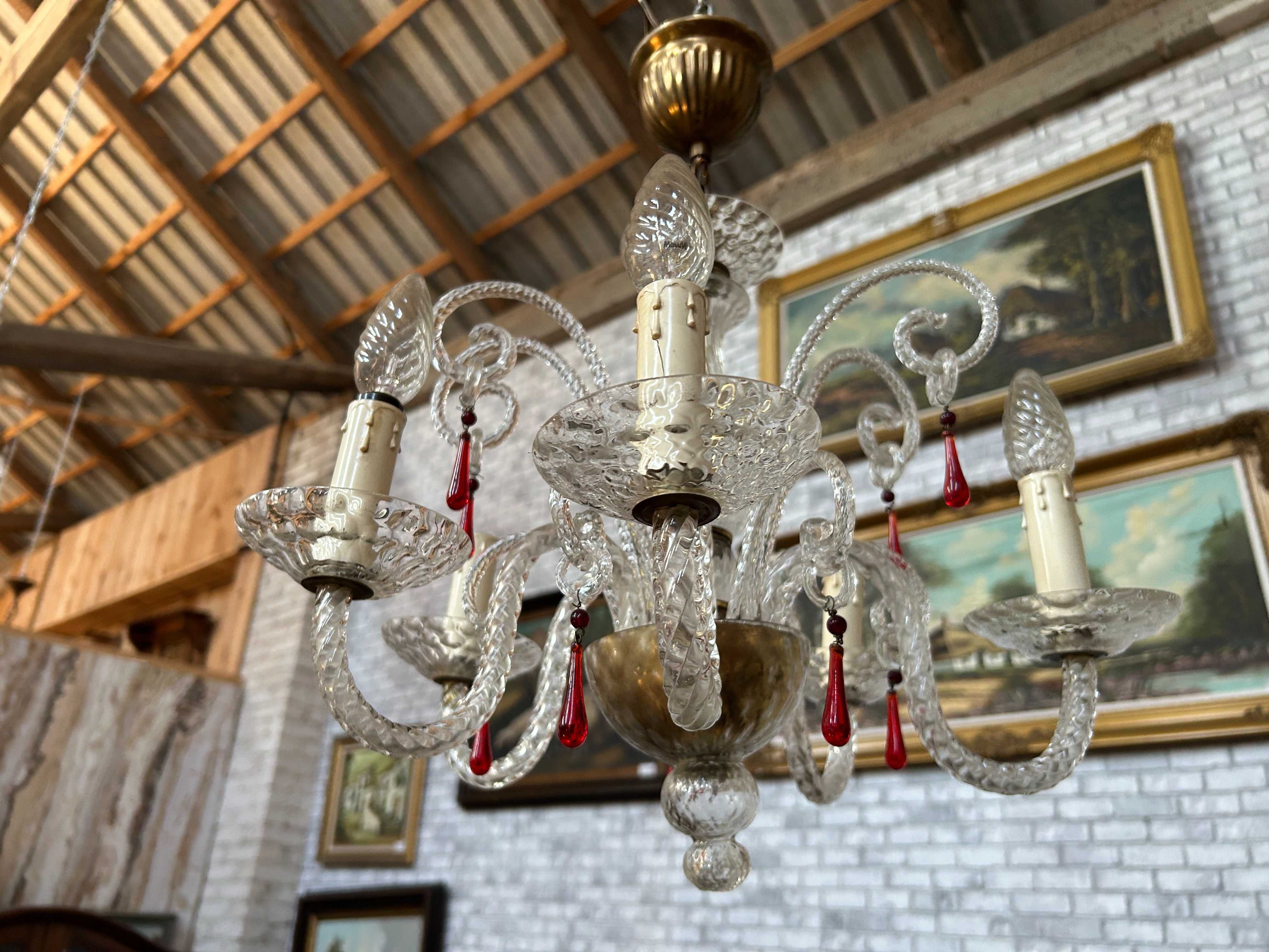 Żyrandol szklany Murano z czerwonymi łezkami #8097 Stylowy Węgrów