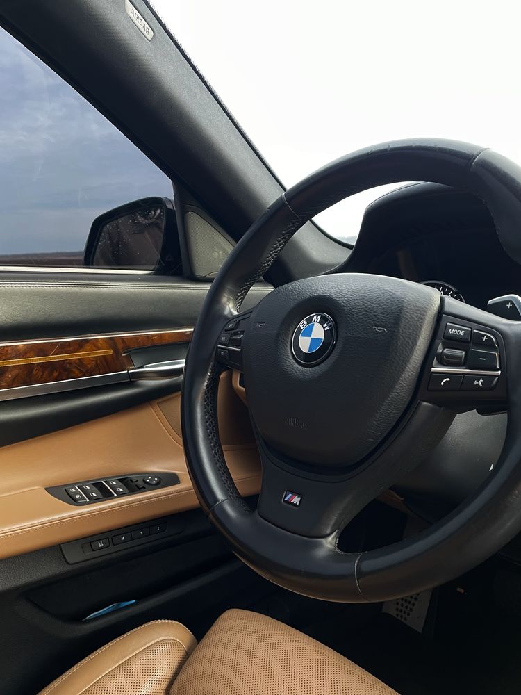 BMW 750 рестайл 2014года СРОЧНО!