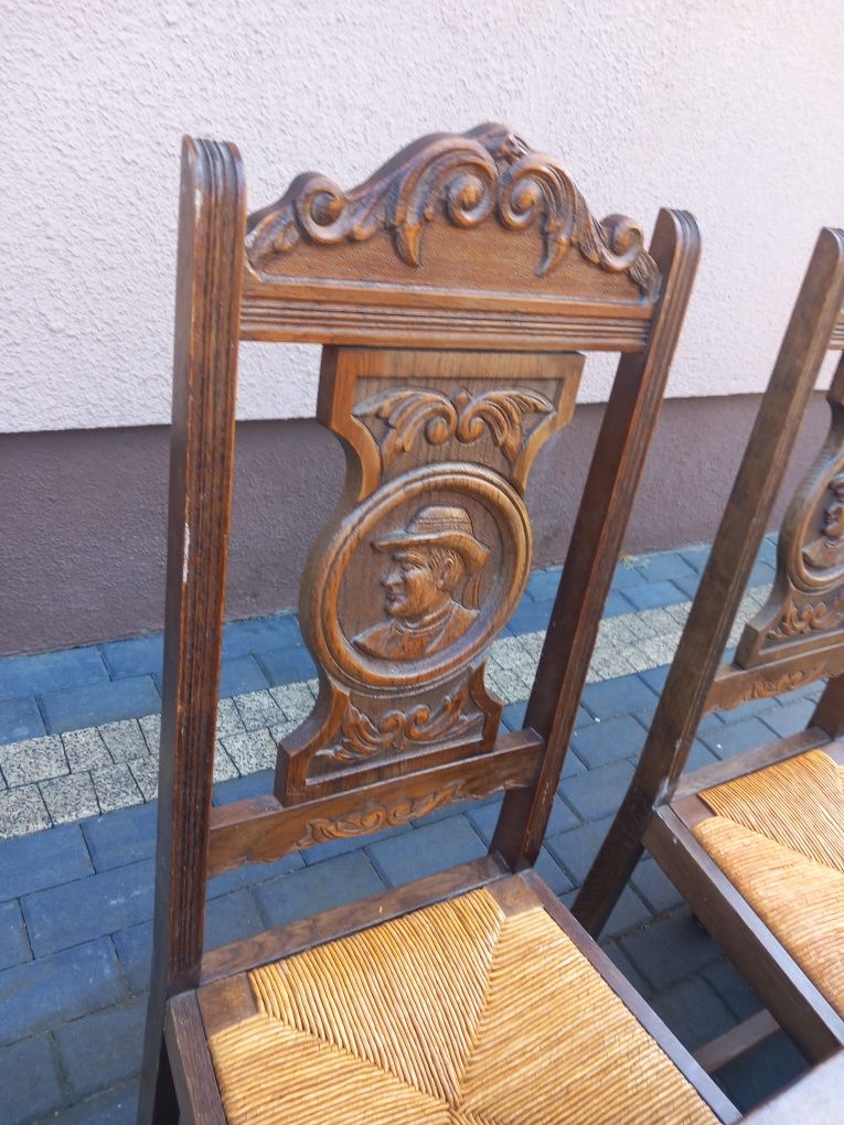 Stół drewniany osiem krzeseł rozkładany