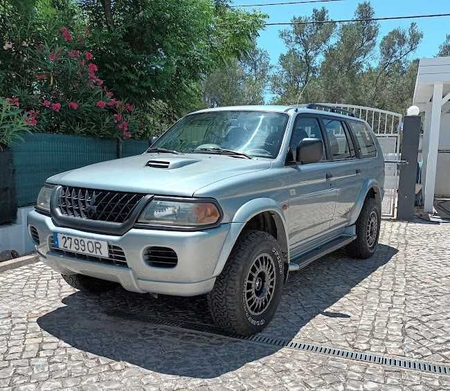 Mitsubishi Pajero Sportwagon