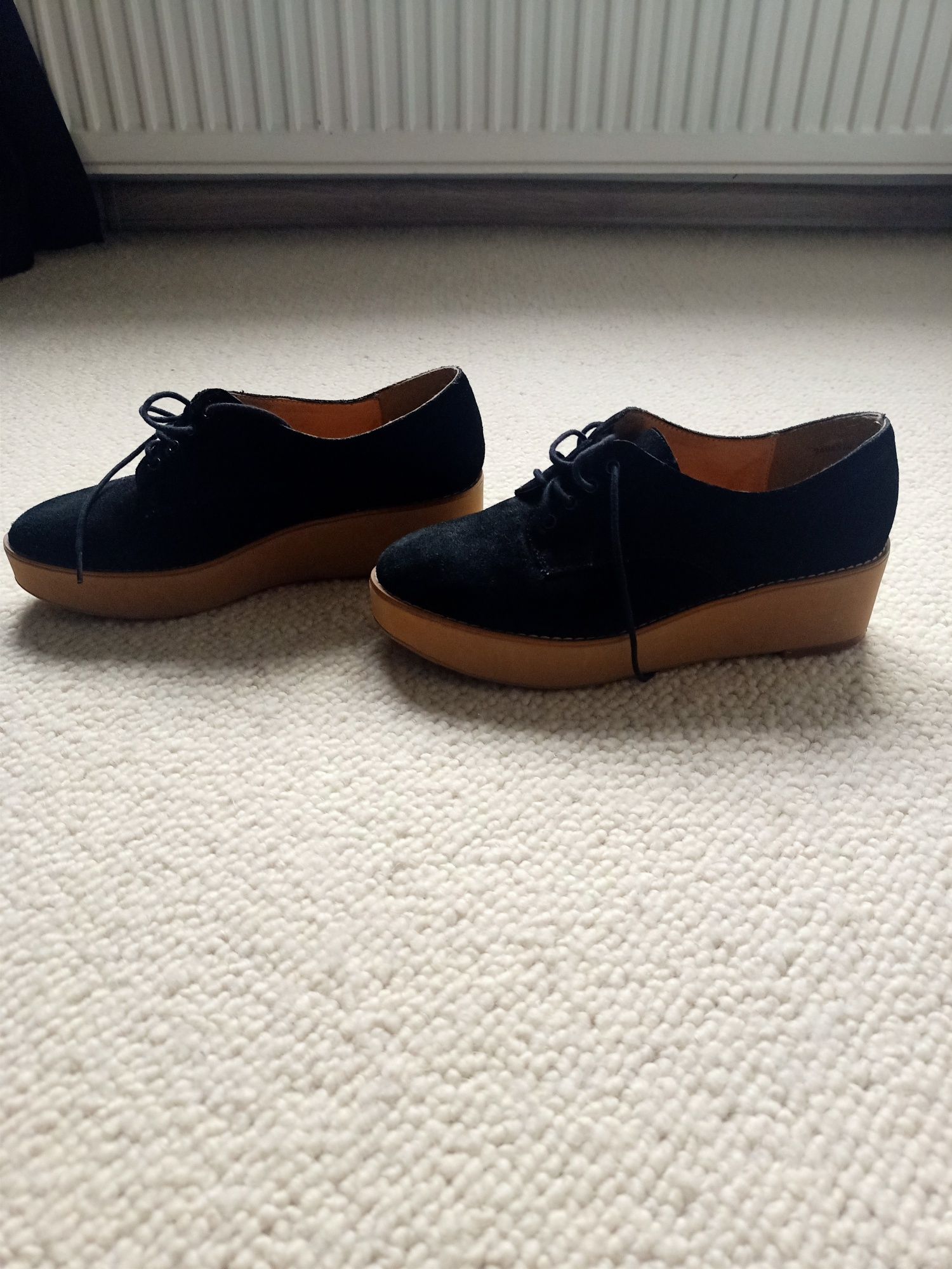 Czarne buty na platformie New Look
