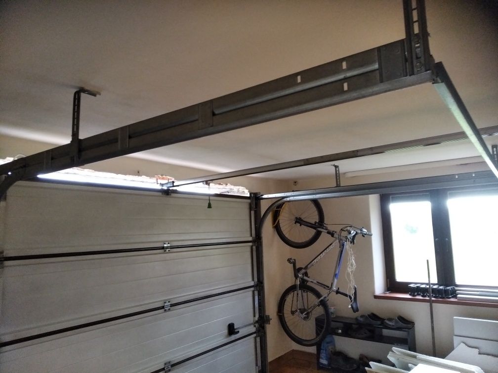 Brama garażowa Hormann 250x200 brązowa panelowa