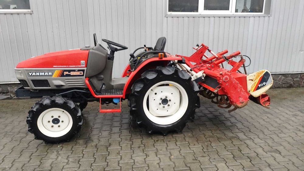 Japoński traktorek Yanmar F 220 z glebogryzarką 4x4 22 KM Wspomaganie