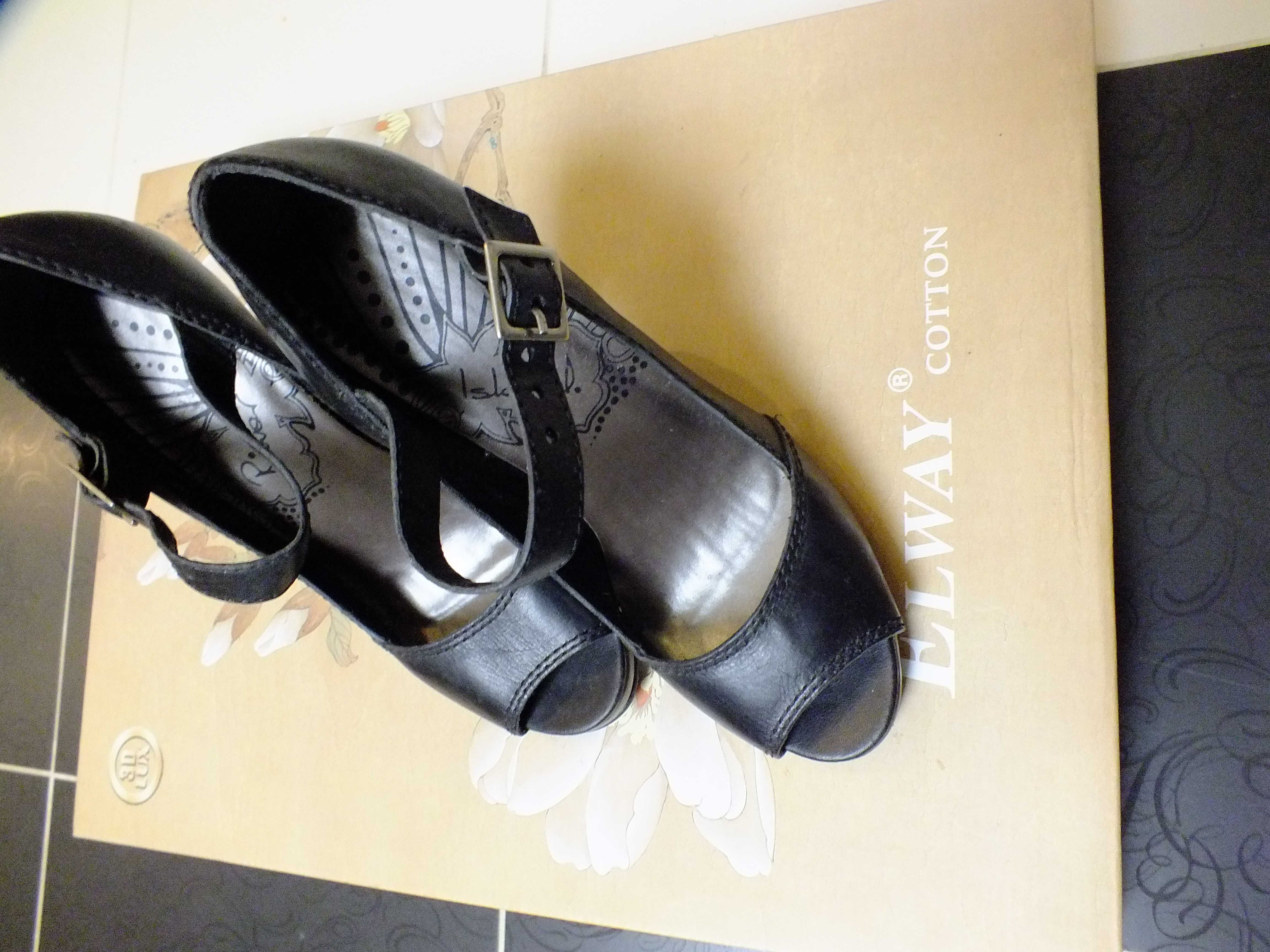 Pantofle czarne rozmiar 38