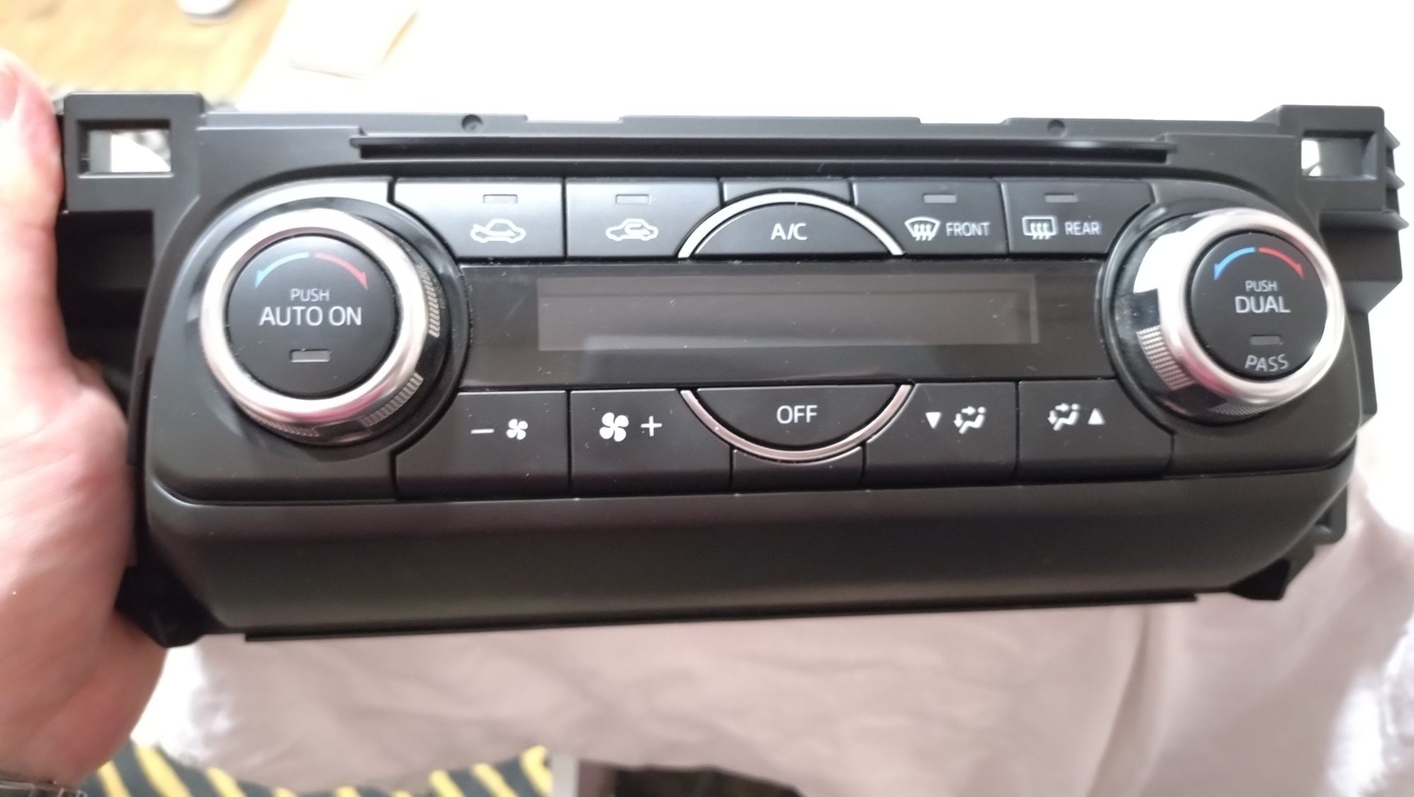 Панель клімата, климат-контроль Mazda