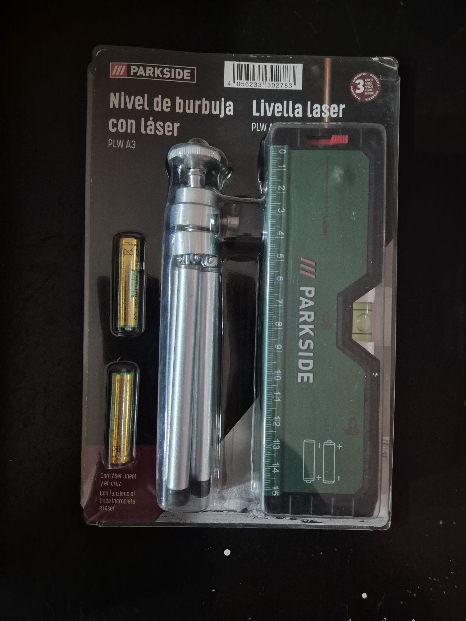 2 níveis Laser ,1 de linhas cruzadas e 1 de bolha e laser